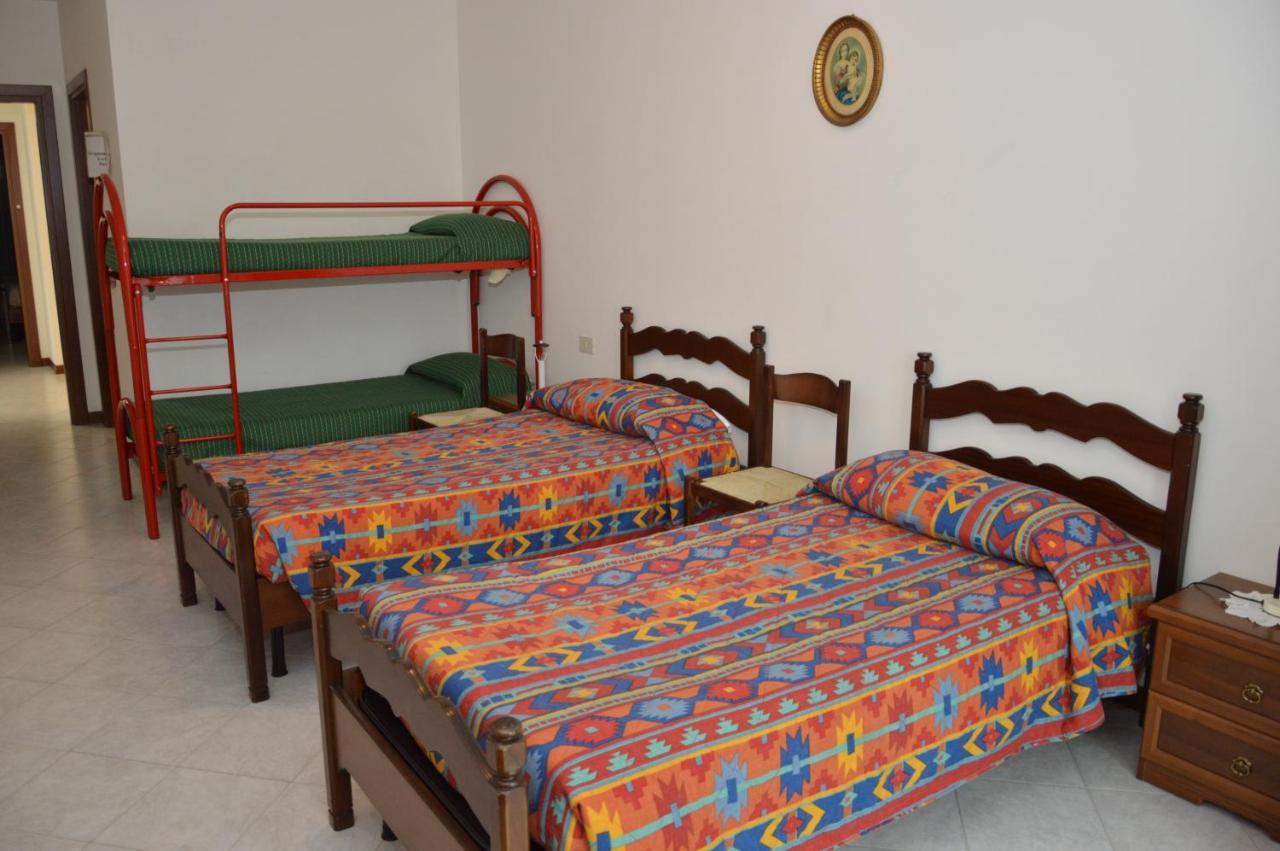 Domus Achille Fosco Otel Ciampino Dış mekan fotoğraf