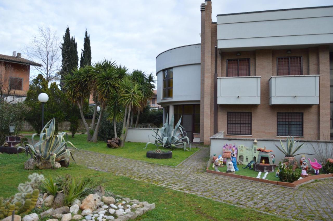 Domus Achille Fosco Otel Ciampino Dış mekan fotoğraf