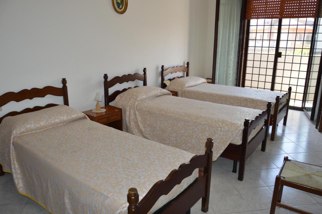 Domus Achille Fosco Otel Ciampino Dış mekan fotoğraf
